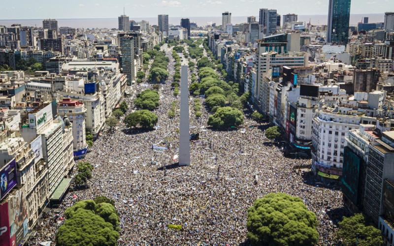 Более 3 млн человек вышли на улицы Буэнос-Айреса в ожидании сборной