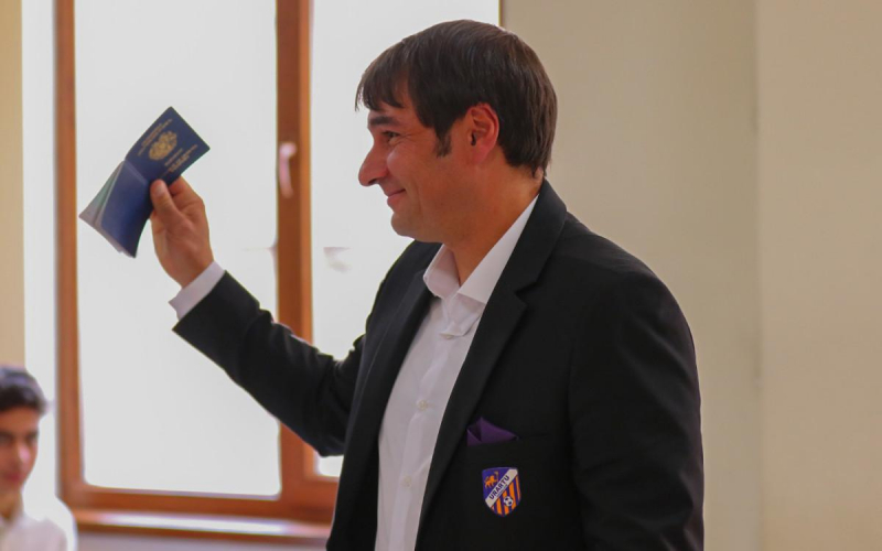 Бывший тренер «Спартака» получил паспорт Армении