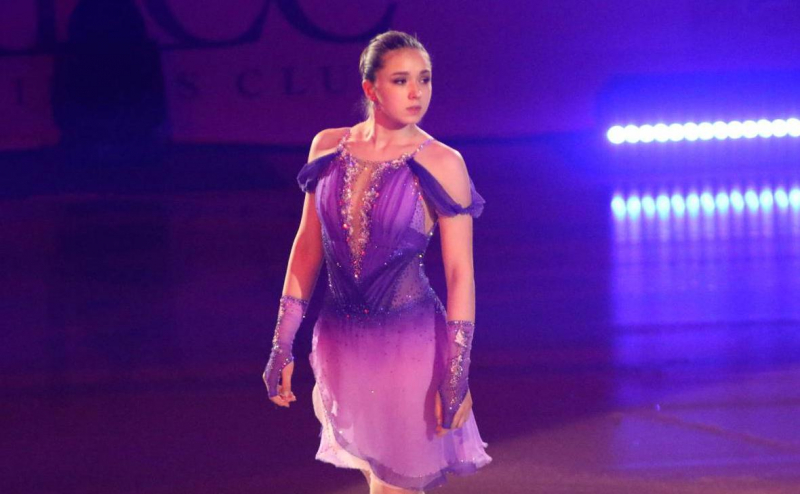 Дисквалифицированная за допинг Валиева будет главной героиней шоу в Китае