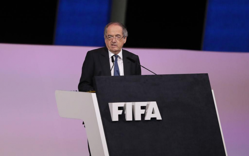 Глава Федерации футбола Франции покинул пост после скандала с Зиданом