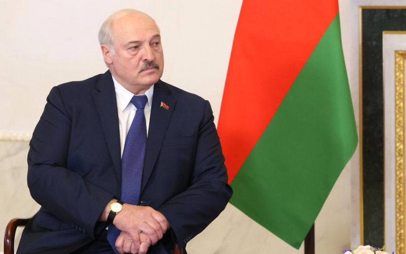 "Идет чемпионат мира, не заметил там наших". Лукашенко - о белорусском футболе