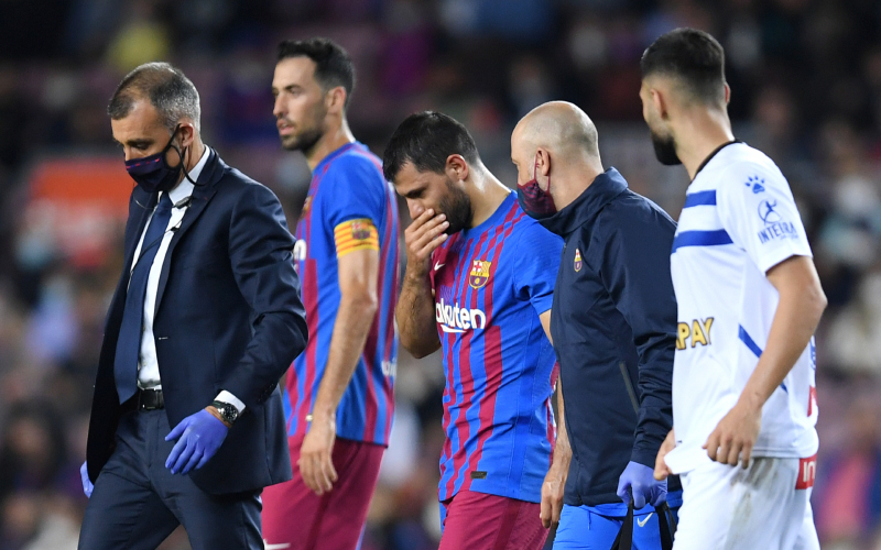 Игрока «Барселоны» Агуэро госпитализировали во время матча