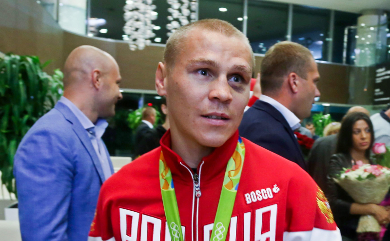 Медалисту Игр грозит тюрьма. Кого из российских бойцов арестовывали ранее