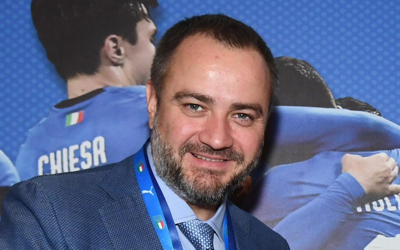 Отстраненного судом главу футбола Украины переизбрали в исполком УЕФА