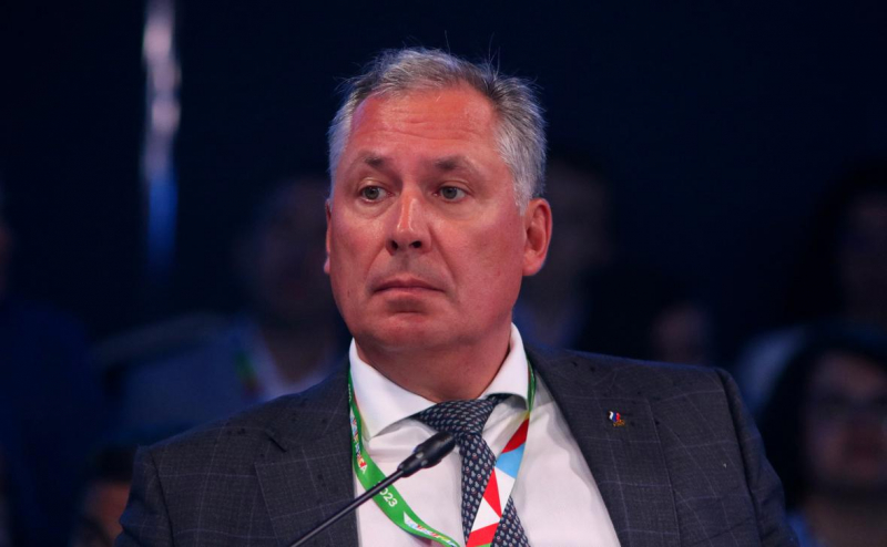 Поздняков пожелал «не подавиться печенюшками» уехавшим в США спортсменам