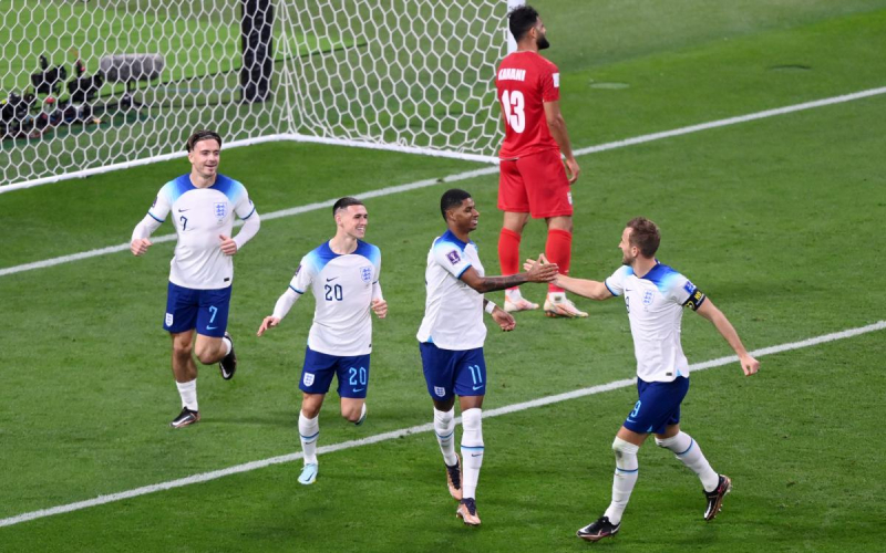 Сборная Англии забила Ирану шесть мячей в игре с 24 добавленными минутами