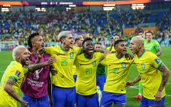 Сборную Бразилии обвинили в неуважении к сопернику. Что произошло