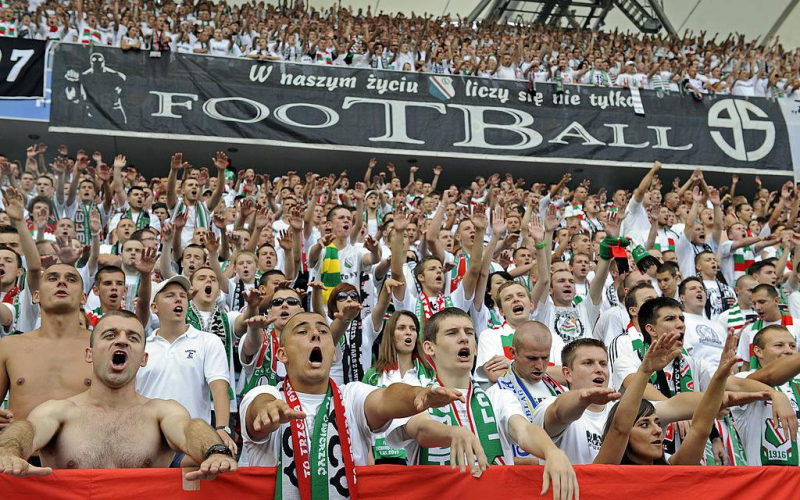 В Польше фанаты вывесили антиукраинский баннер на футбольном матче