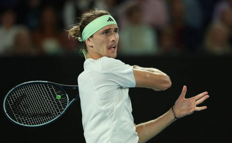 Зверев сыграет с Медведевым в полуфинале Australian Open
